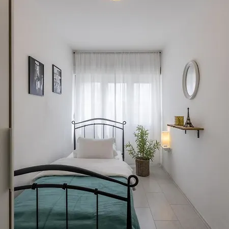 Doors Of West Apartament Split