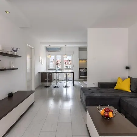 Apartament Doors Of West *