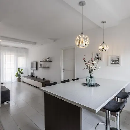 Apartament Doors Of West