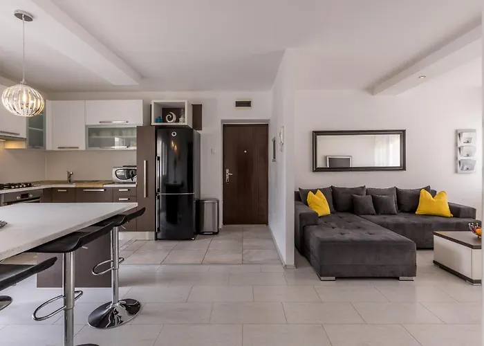 Διαμέρισμα Doors Of West