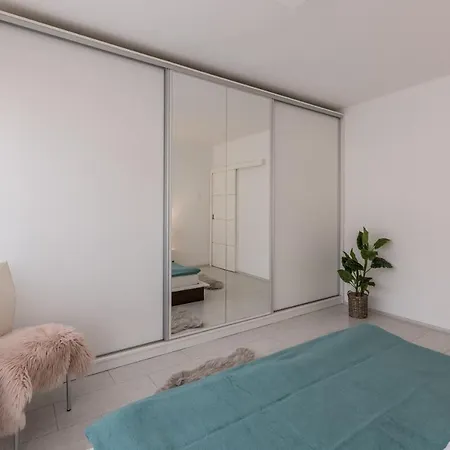 Apartman Doors Of West